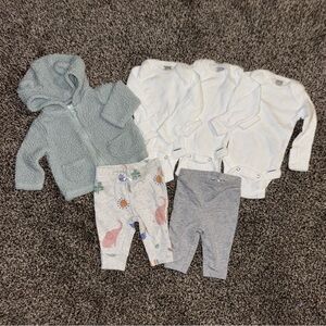 Adorable Neutral Carter's Newborn Baby Set w/ Bodysuit Trio, pants & jacket